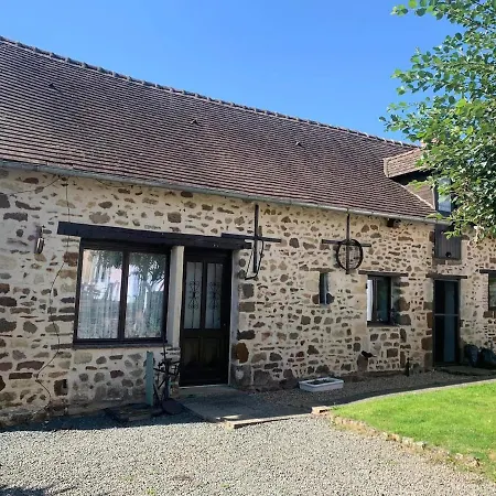 Les Hirondelles 度假居 *