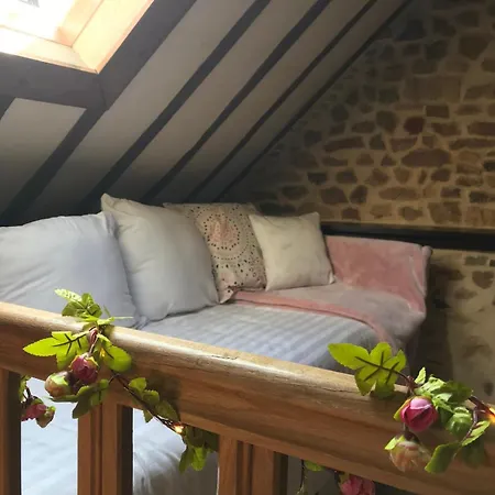 Les Hirondelles Holiday home *