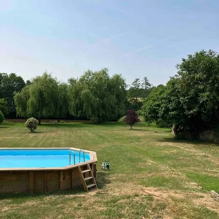 Les Hirondelles Feriehus *